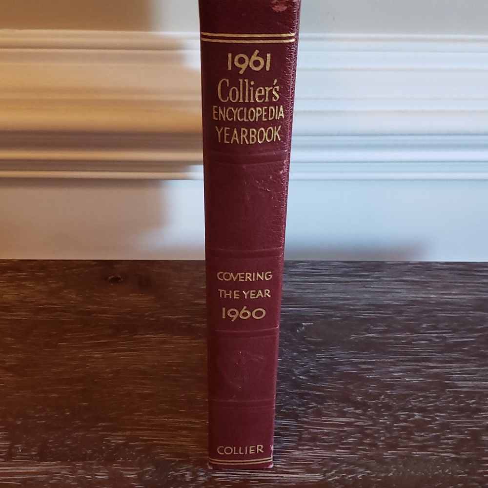 💖Host Pick💖 Vintage! 1961 Collier's Encyclopedia Yearbook.